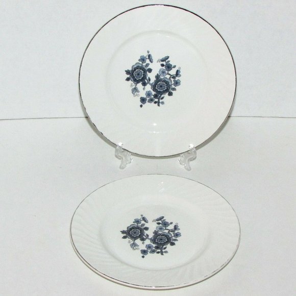 2 WEDGWOOD ROYAL BLUE Bread Plates Silver Rim Vintage Floral - Picture 4 of 4